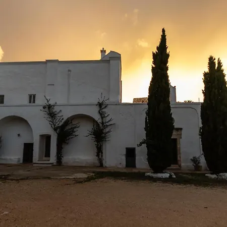 Masseria Parco Di Castro Montalbano (Apulia)