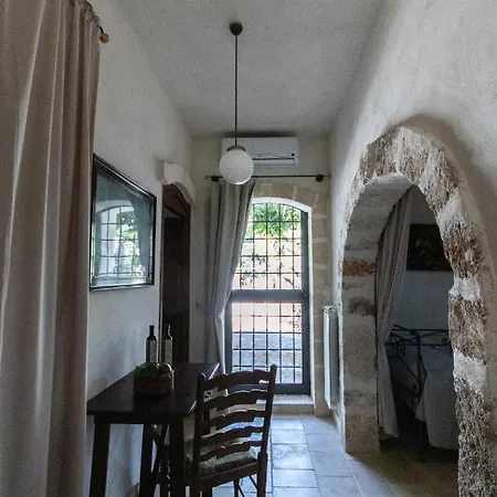 Masseria Parco Di Castro Farma Montalbano (Apulia)