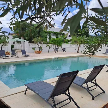Masseria Parco Di Castro Montalbano (Apulia)