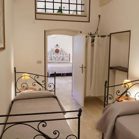 Masseria Parco Di Castro Farma Montalbano (Apulia)