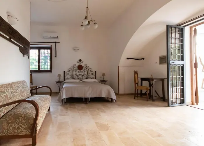 Masseria Parco Di Castro Montalbano (Apulia)